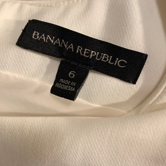 Banana Republic Midi Dress with Gold Buttons - Cream, size 6 - Picture 8 of 9